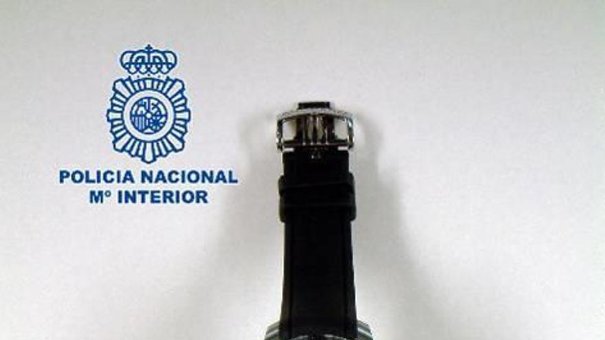 Detenida por robar un reloj de 10.000 euros a un joven tras ligar con él en Eivissa