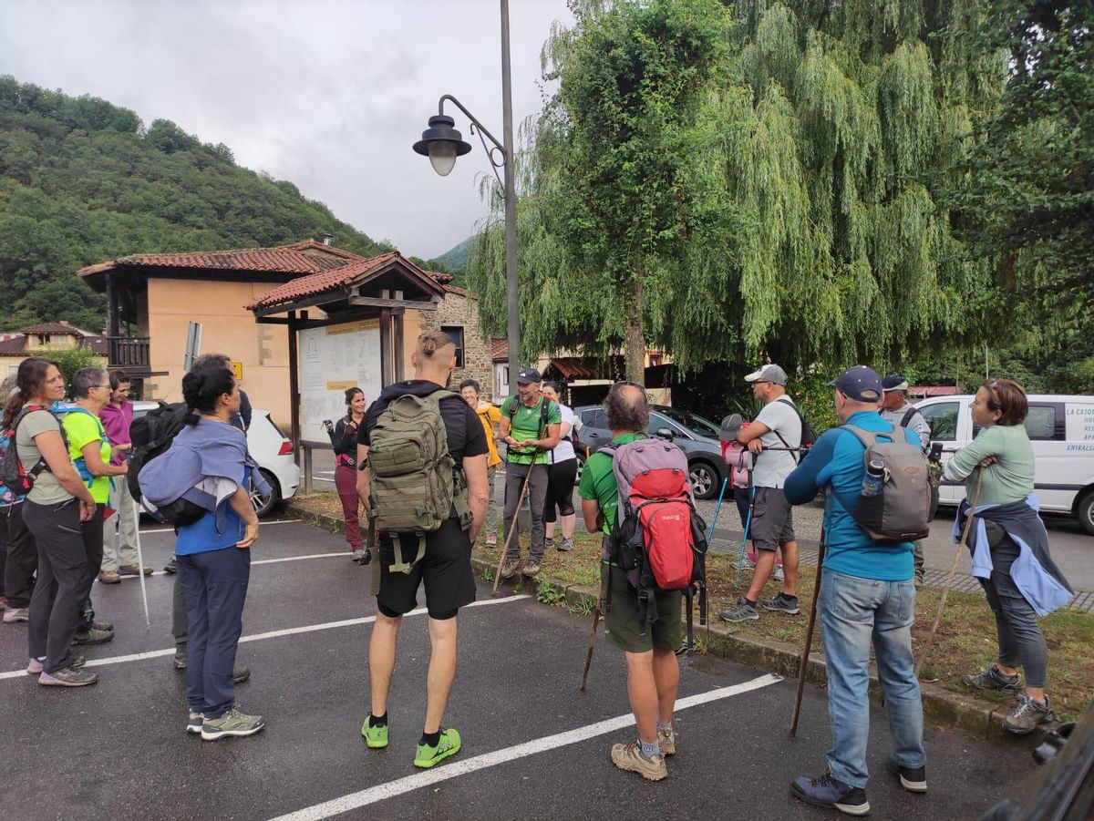 El punto de partida de la ruta, en Entralgo.