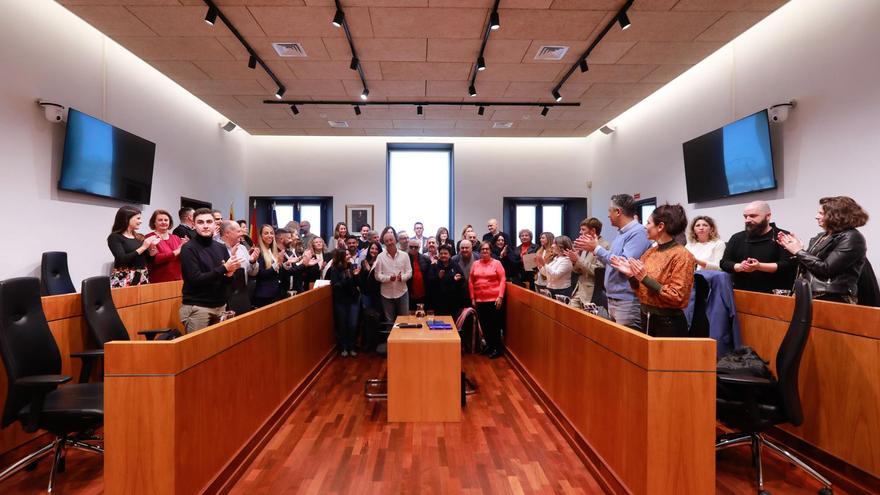 Homenaje a los trabajadores en el Ayuntamiento de Ibiza y un atípico brindis navideño