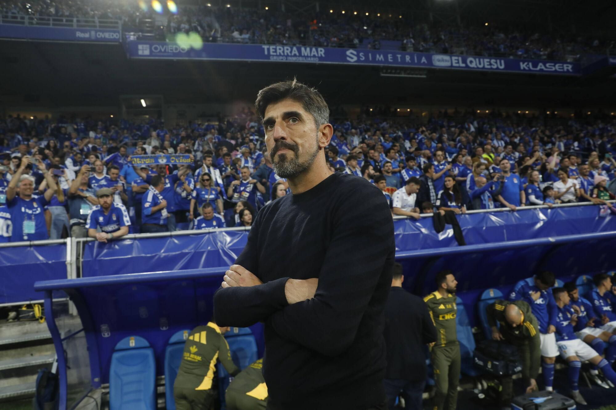 EN IMÁGENES: Ambientazo en la vuelta del play off entre Oviedo y Almería en el Carlos Tartiere
