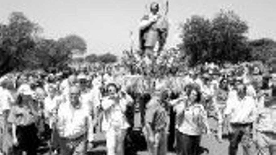 Unos 7.000 romeros celebran en la finca de Tres Arroyos a San Isidro