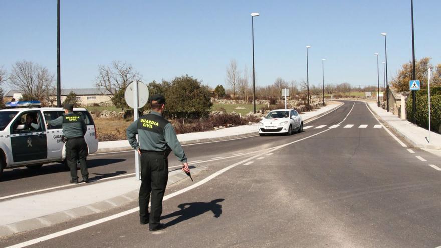 Se lía a martillazos contra un hombre en Zamora y se emplea a fondo con guardias y vecinos