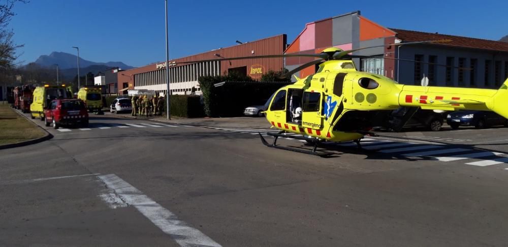 Un ferit molt greu per la deflagració d'un camió a Olot