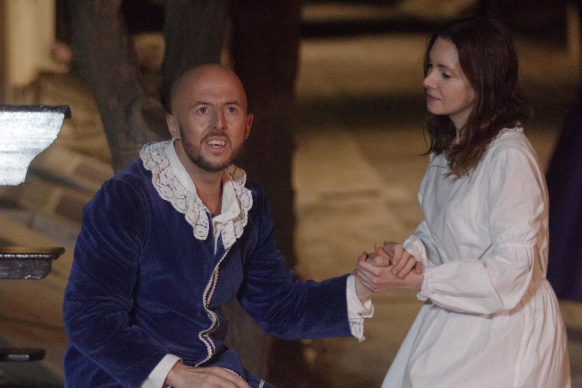 Representación teatral 'Estampas del Tenorio' en el Cementerio San Miguel