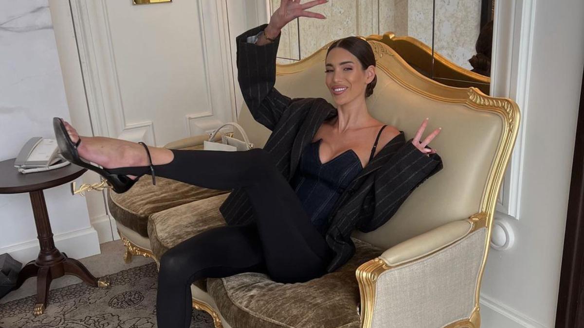 Marta López Álamo y sus tacones de Yves Saint Laurent