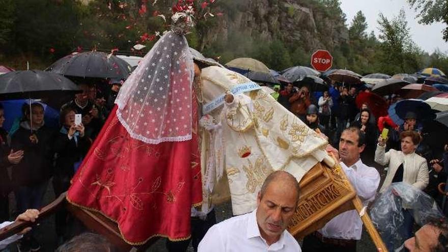 Encuentro de las imágenes durante el Clamor en 2015. // Bernabé/Gutier