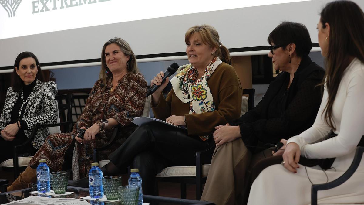 Carmen Moreno, Eugenia Benaín, Ángeles Muriel, Andrea Salguero e Isabel Domínguez.