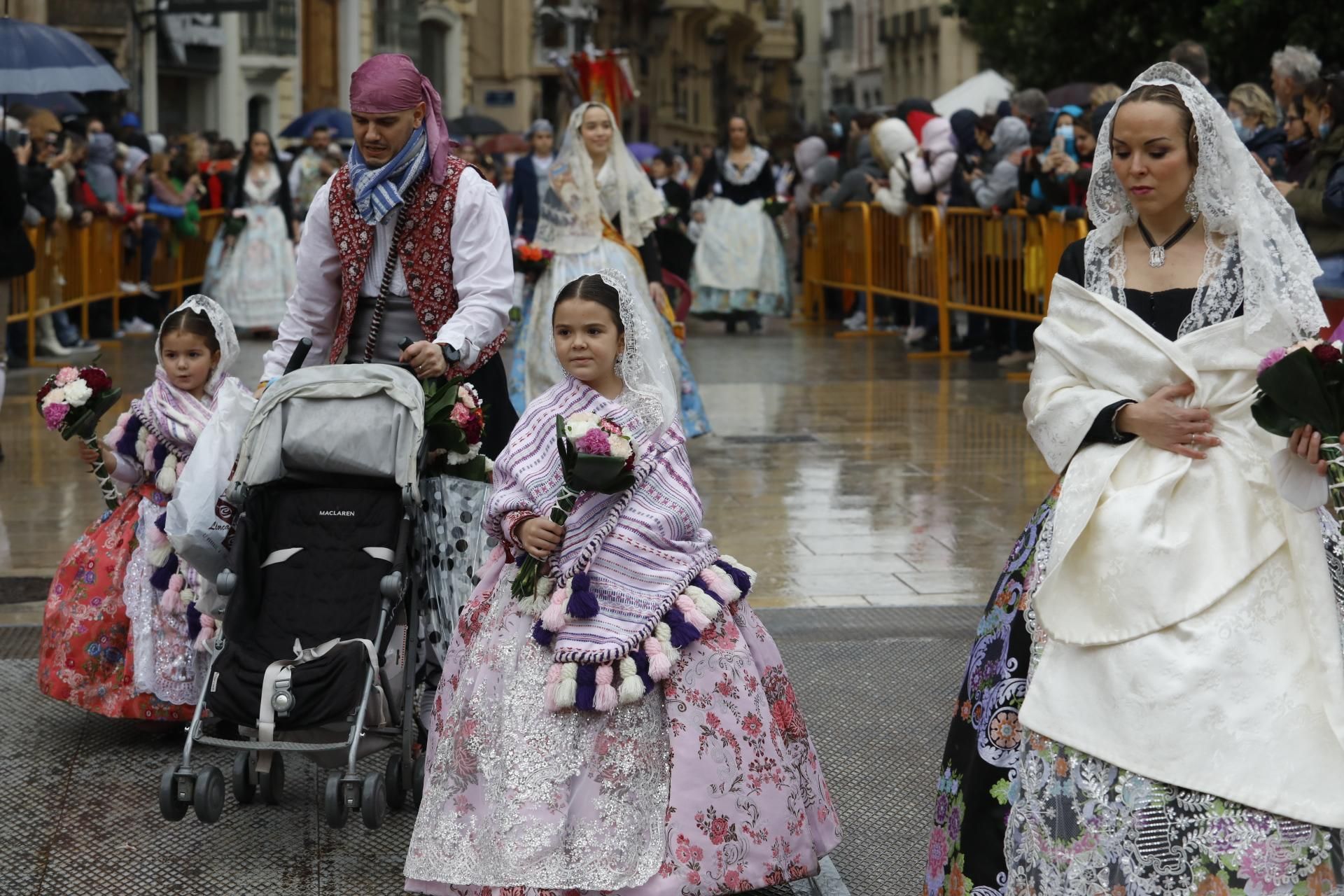 Búscate en el primer día de Ofrenda por la calle Quart (entre las 15.30 y las 17.00 horas)