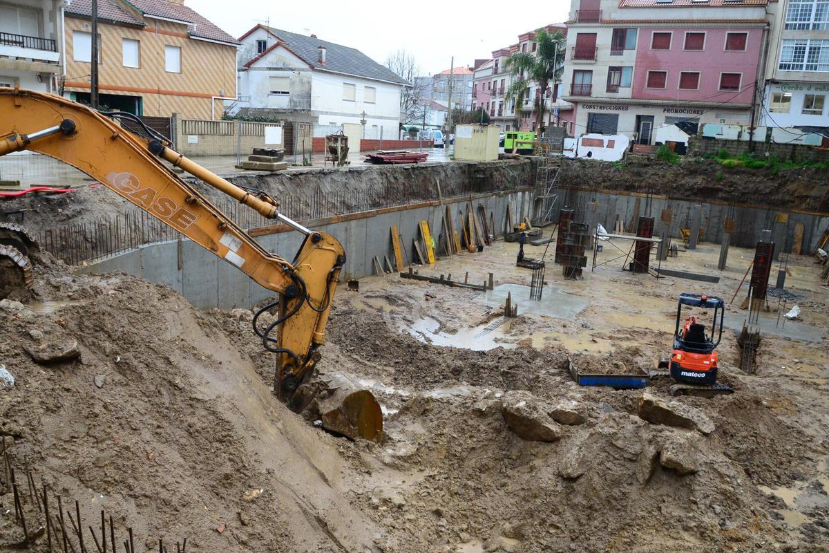La excavación en los terrenos de la antigua sala Paraíso, en Bueu.