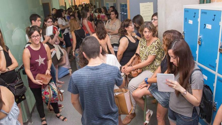 Opositores docentes en Alicante en una convocatoria anterior de Educación