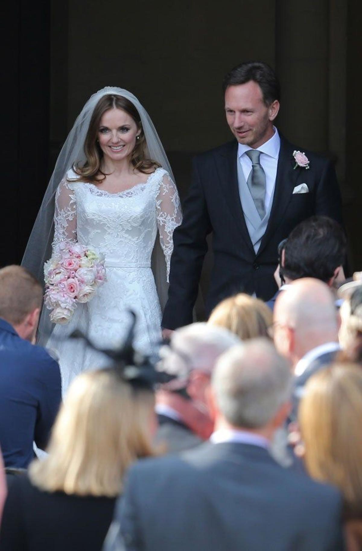 Geri Halliwell y Christian Horner muy felices al salir de la iglesia tras darse el 'sí, quiero'