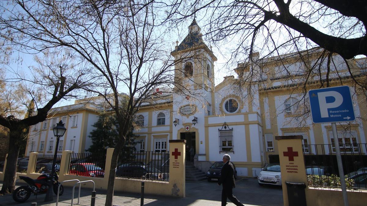 La mujer que ha fallecido fue atendida en el hospital Cruz Roja.