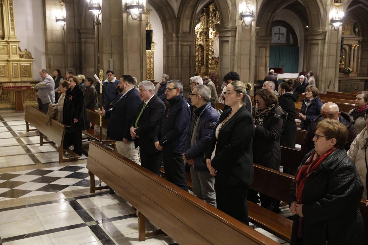 La Hermandad de la Vera Cruz recibe al Santo Cristo de la Misericordia como nuevo titular (en imágenes)