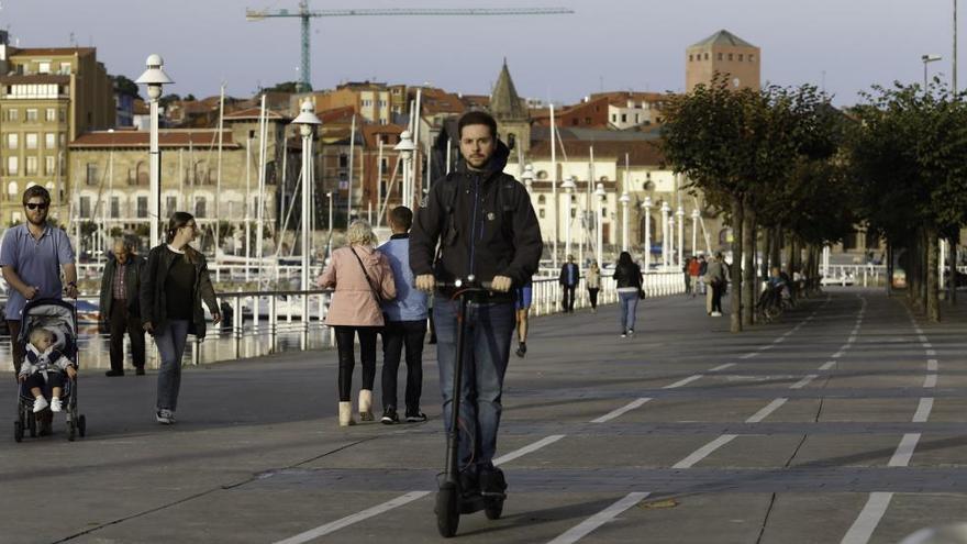 La Fiscalía advierte a los padres ante los regalos de Reyes: &quot;Los patinetes no son un juguete&quot;