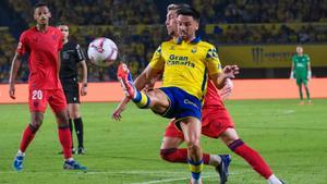 Resumen, goles y highlights del UD Las Palmas 2 - 2 Sevilla de la jornada 1 de LaLiga EA Sports