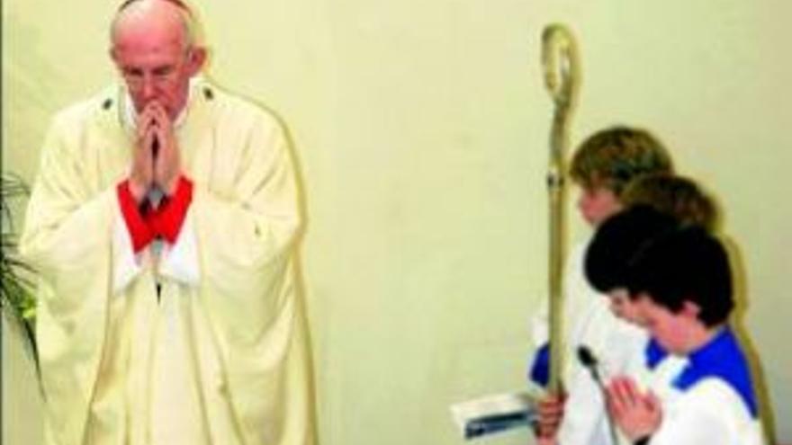 El jefe de la Iglesia irlandesa hizo callar a víctimas de abusos