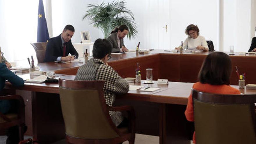Pedro Sánchez preside el Consejo de Ministros extraordinario sobre el estado de alarma.