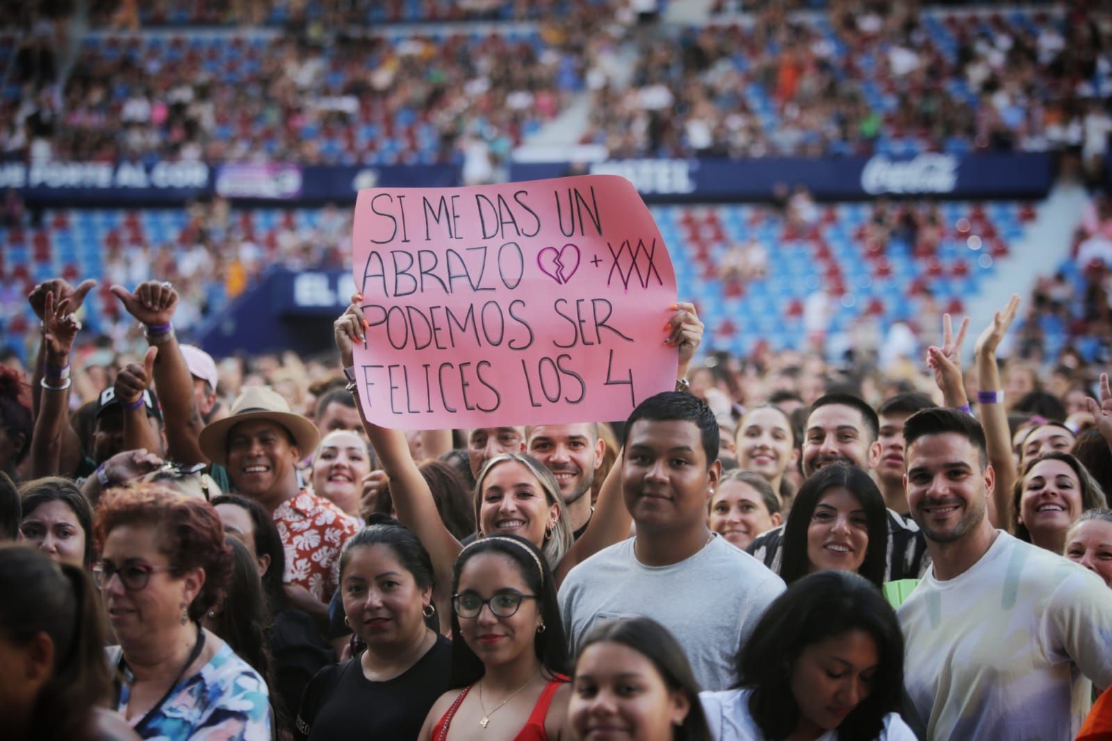 València baila al ritmo de Maluma