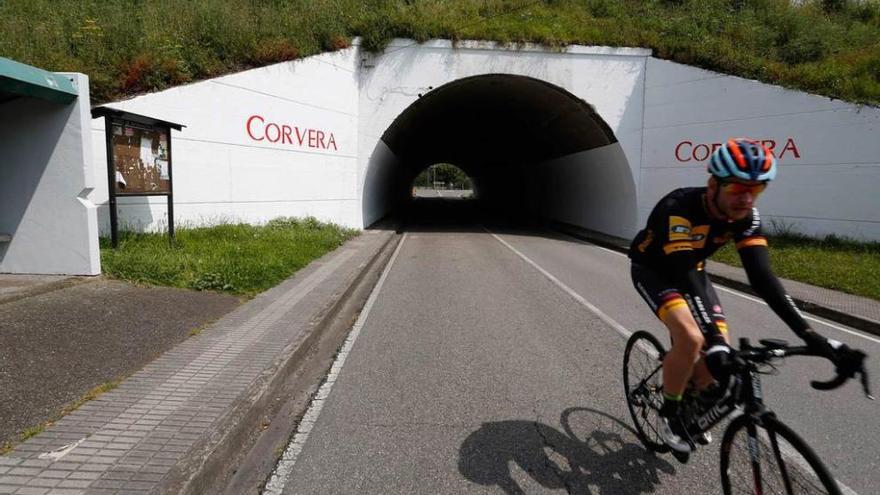 El túnel de la carretera entre Trasona y Los Campos, que se convertirá en galería de arte.