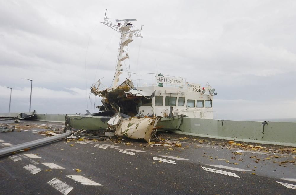 Devastación provocada por el tifón Jebi en Japón