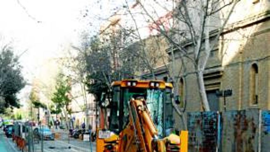 Desviado el tráfico de la calle Sobrarbe por una reparación