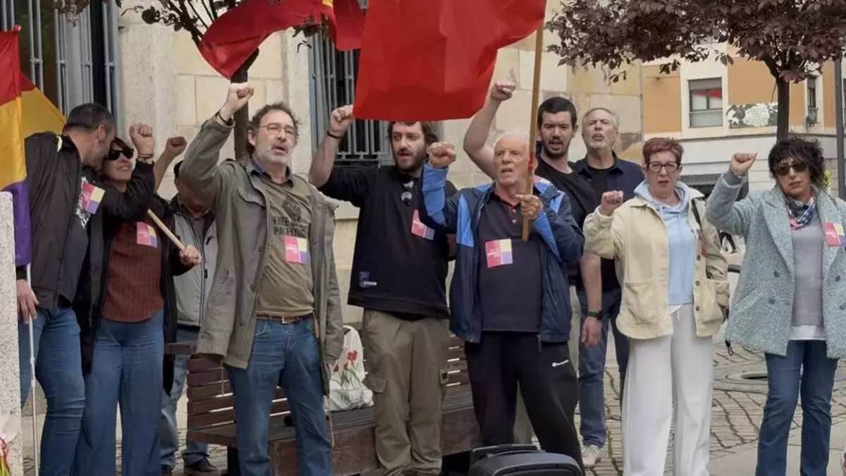 "Que el sonido de los fusiles que recorrieron España y Europa quede para siempre unido a quienes provocaron la guerra y la dictadura"