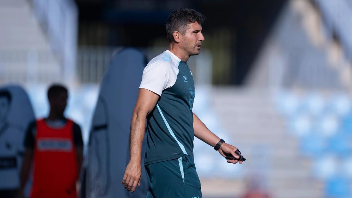 Juanfran Funes durante un entrenamiento del Málaga CF.
