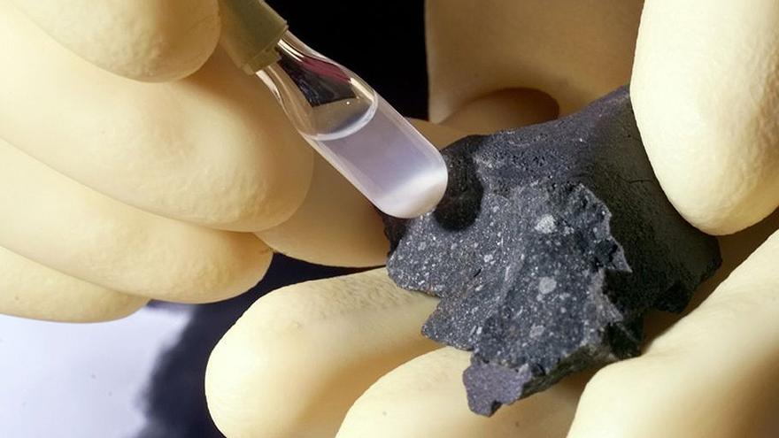 Las piezas básicas para construir la vida en la Tierra pudieron haber llegado en meteoritos