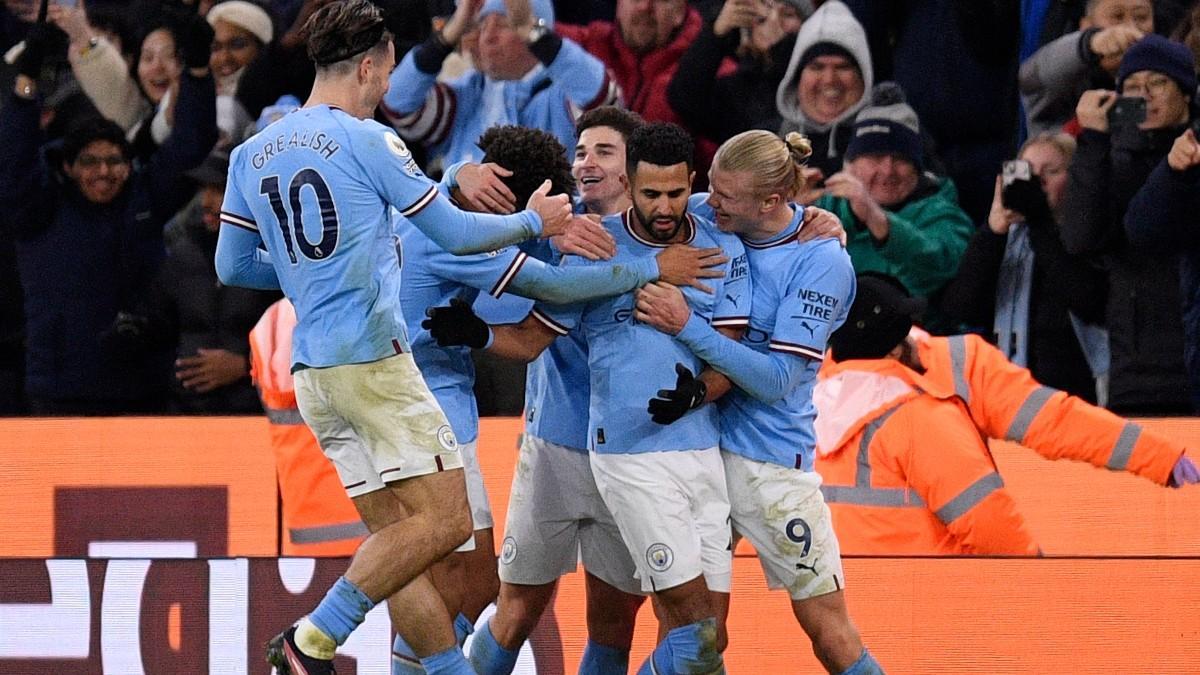 Los jugadores del City celebran el gol de Mahrez