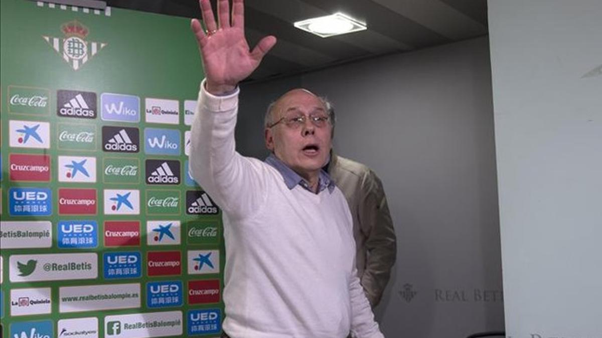 Juan Carlos Ollero deja la presidencia del Betis