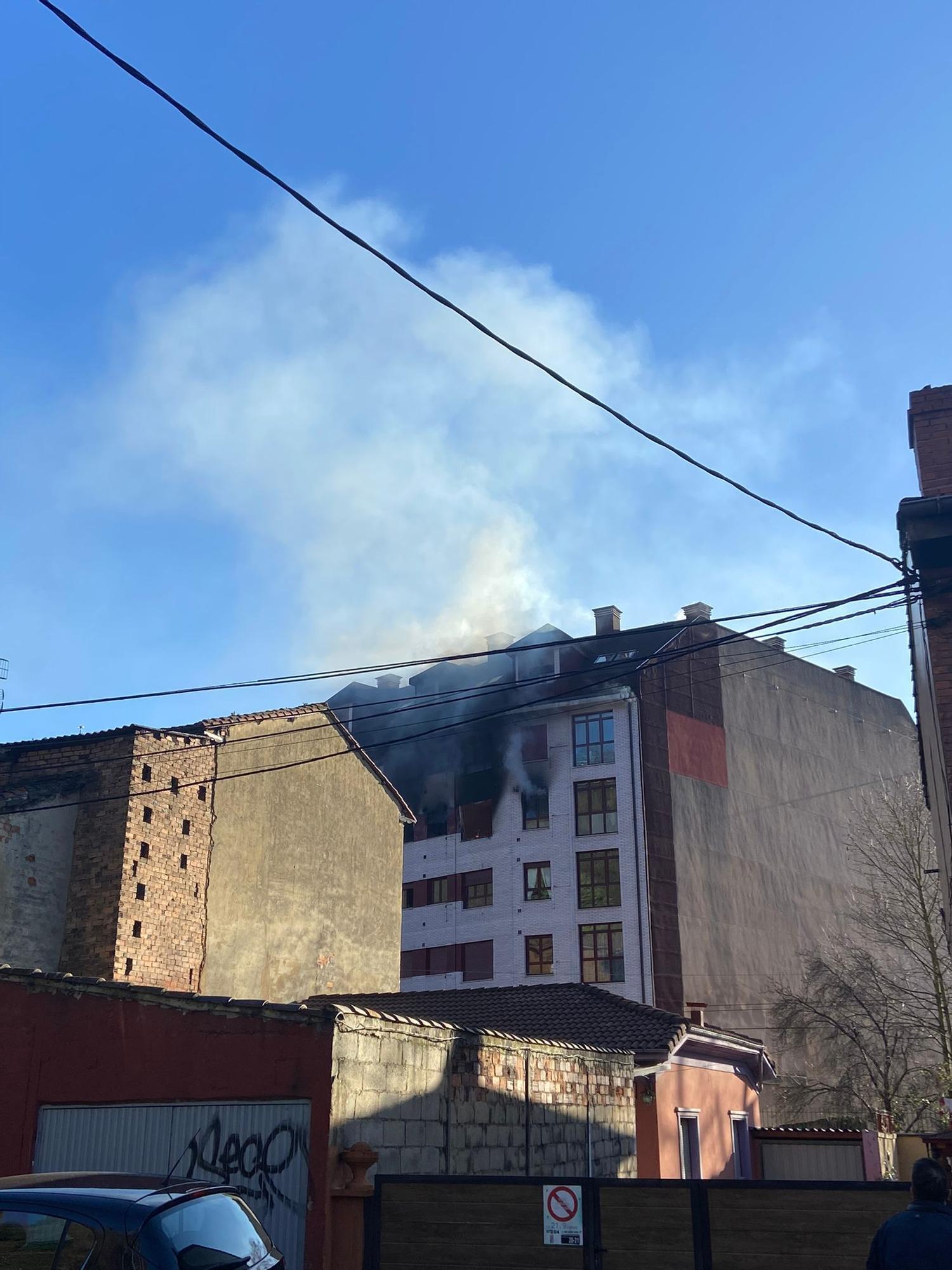 Muere una mujer en el segundo incendio en cinco días en su vivienda de Langreo