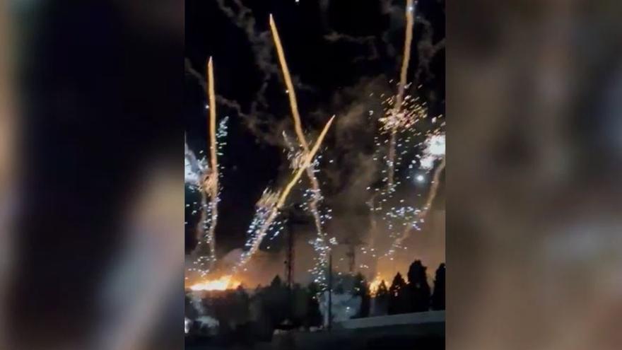 Un castillo de fuegos artificiales provoca un incendio en Teulada