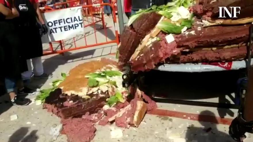 Crevillent intenta batir un récord Guinness cocinando la hamburguesa más grande del mundo