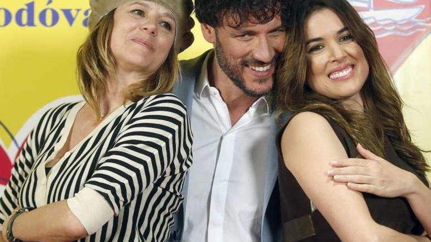 Emma Suárez, Adriana Ugarte y Daniel Grao, en la presentación. // Efe