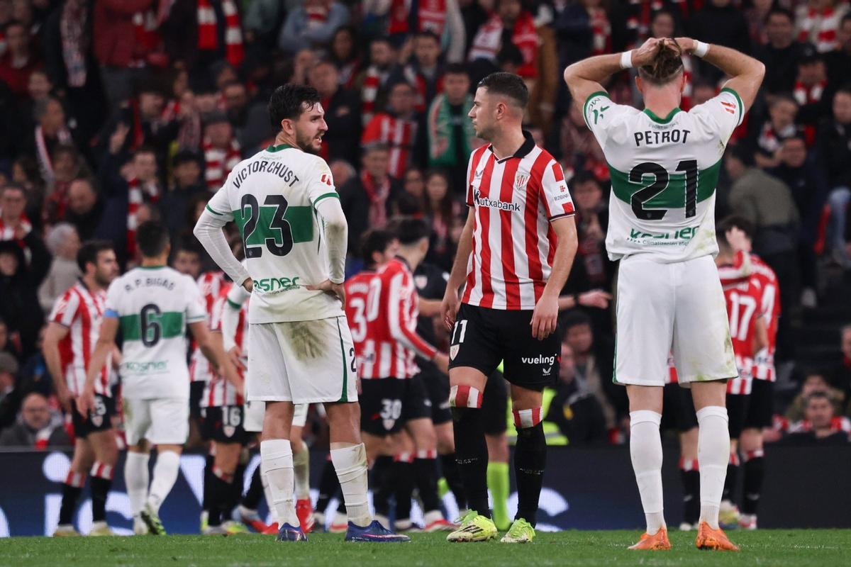 Chust y Petrot se llevan las manos a la cabeza tras una acción desafortunada