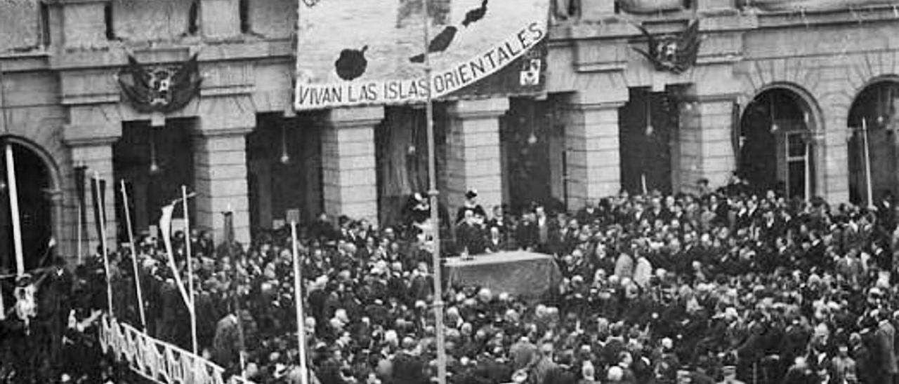 Foto de la manifestación prodivisión provincial celebrada en febrero de 1911.