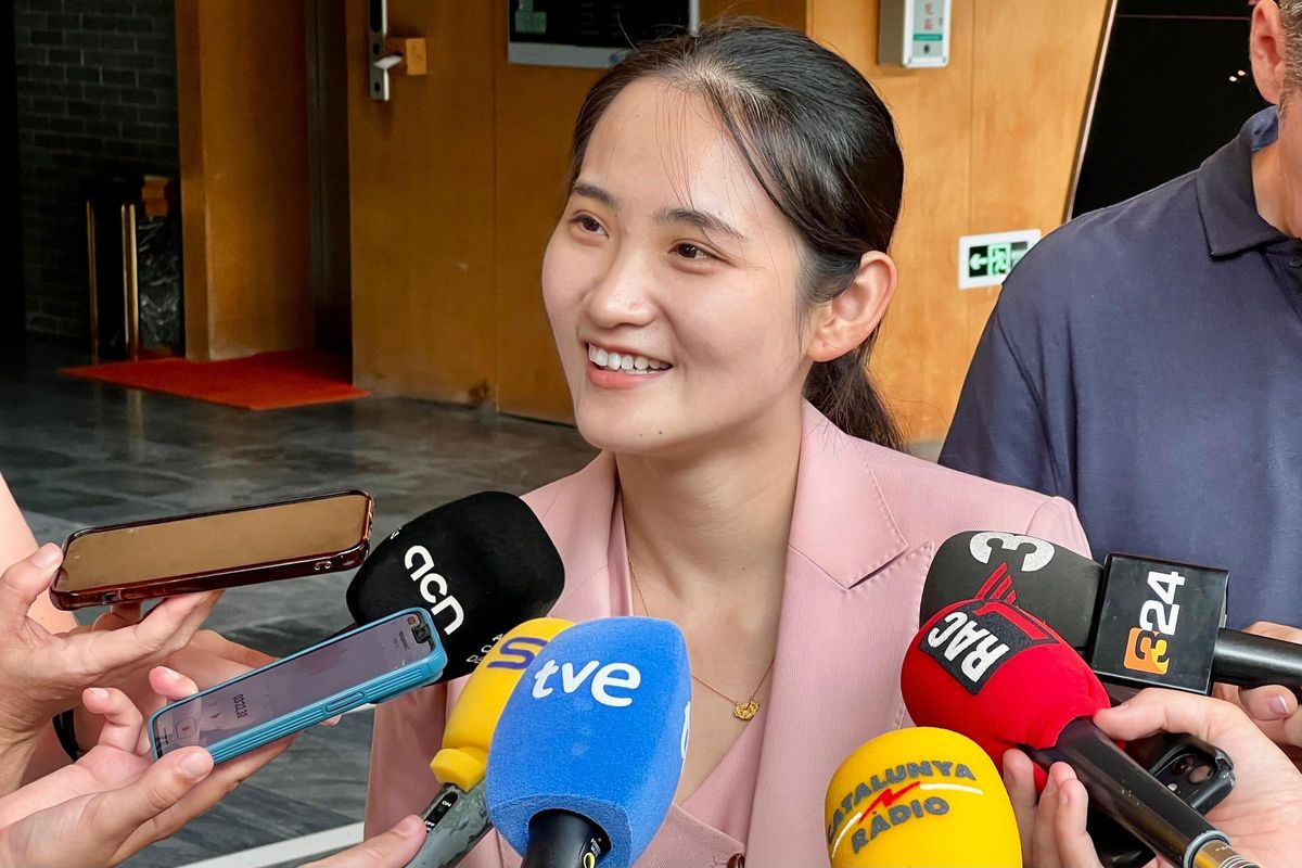 La profesora del lectorado de catalán en la Universidad de Estudios Extranjeros de Pekín, Xiao Zhang.