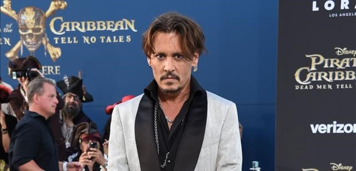 zentauroepp39004909 actor johnny depp at the los angeles premiere of  pirates of170623172240