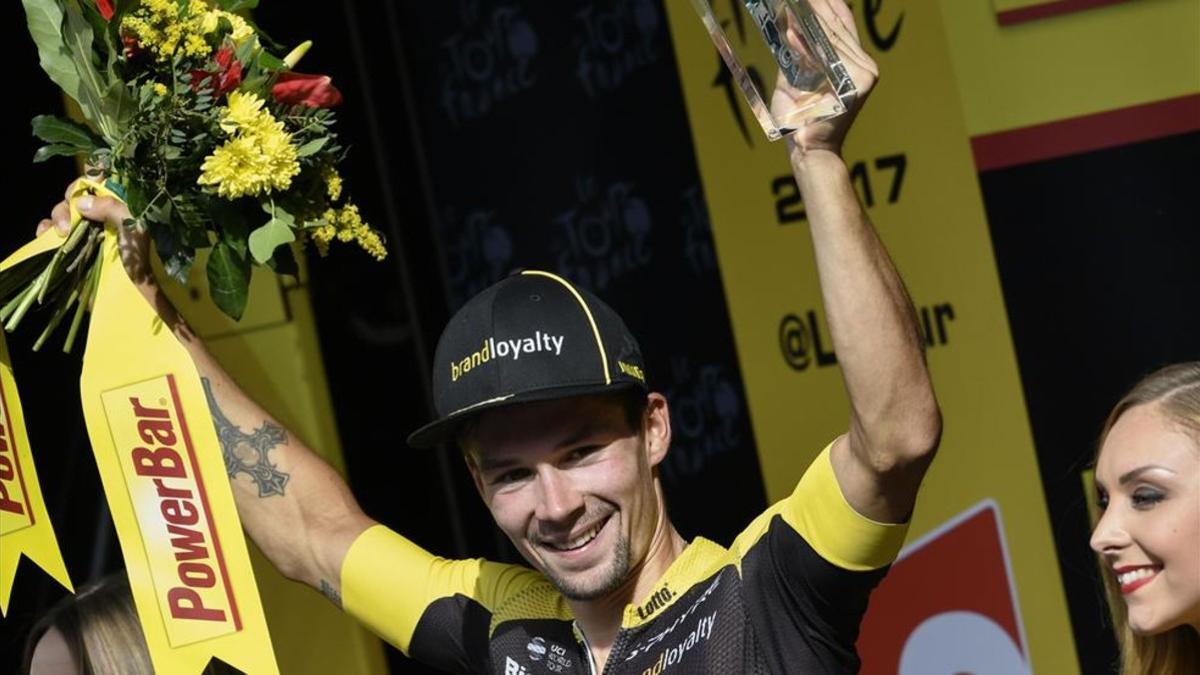 Primoz Roglic celebra su victoria en la 17ª etapa del Tour