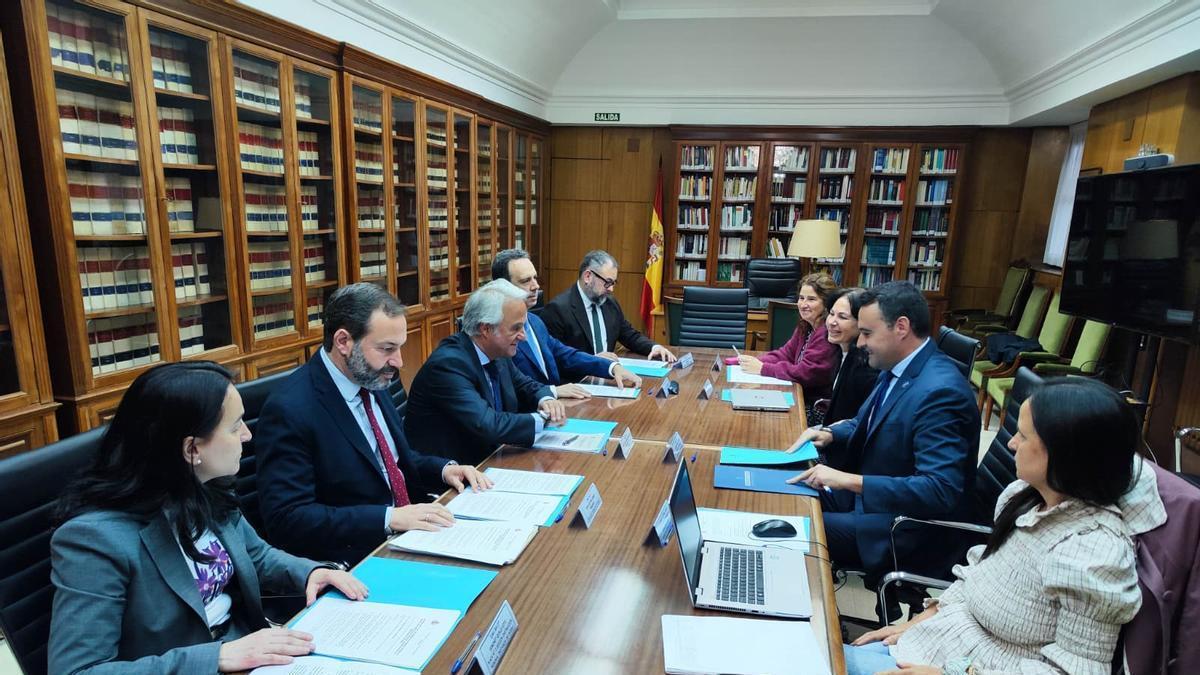 Reunión de la comisión mixta entre el TSJA y el Principado.