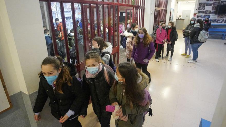 Les escoles, a les portes del col·lapse amb 14.705 confinats