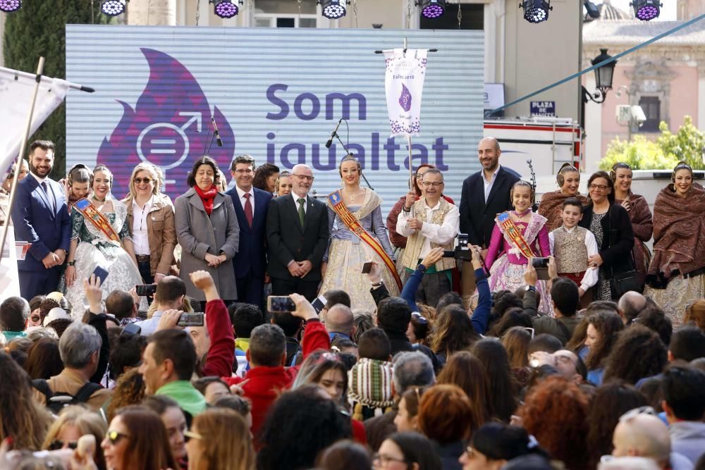 Entrega de estandartes de la Diputación a las Fallas