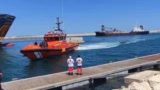 Localizan una patera en aguas de La Vila Joiosa con dos menores a bordo