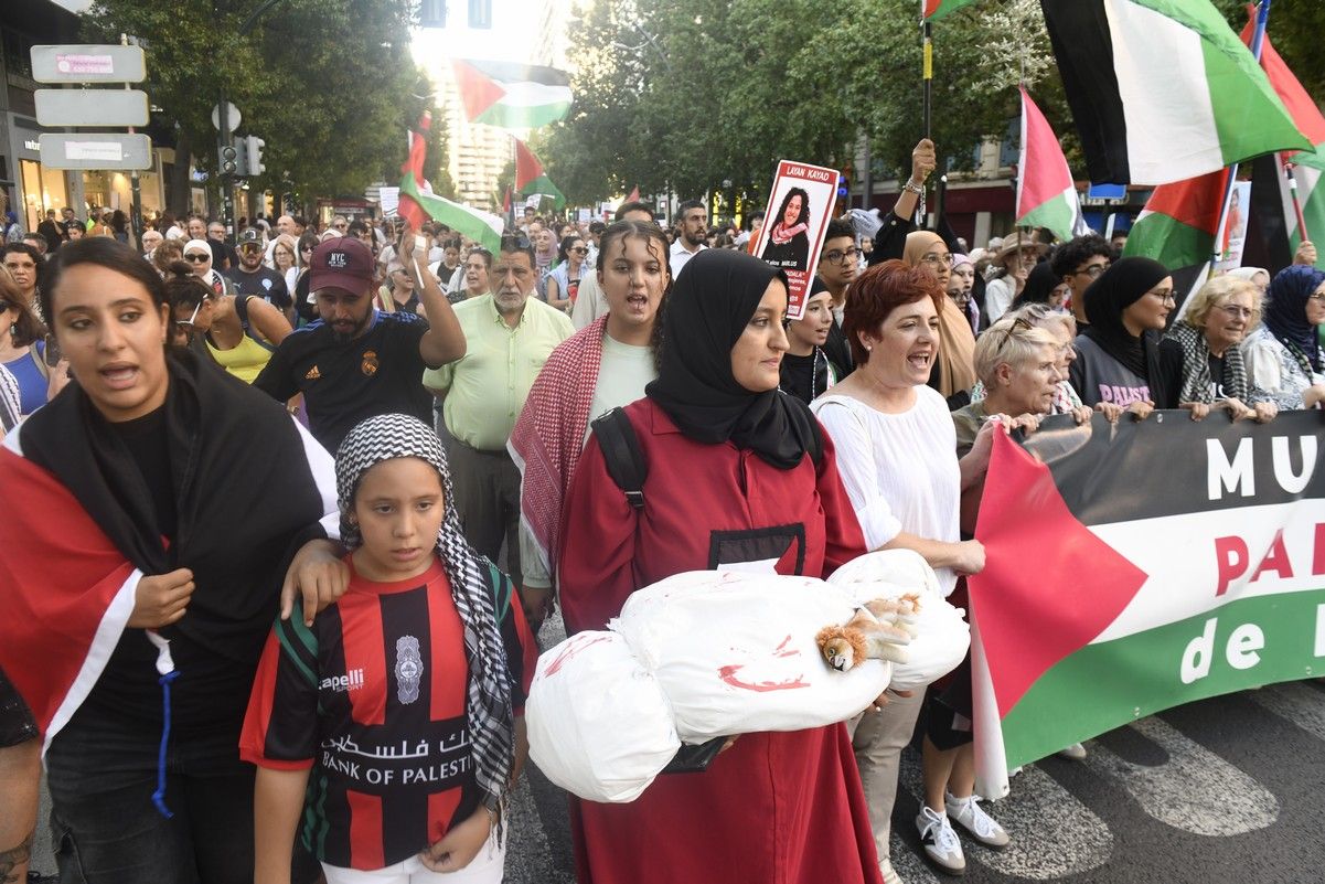 La manifestación de Murcia a favor de Gaza, en imágenes