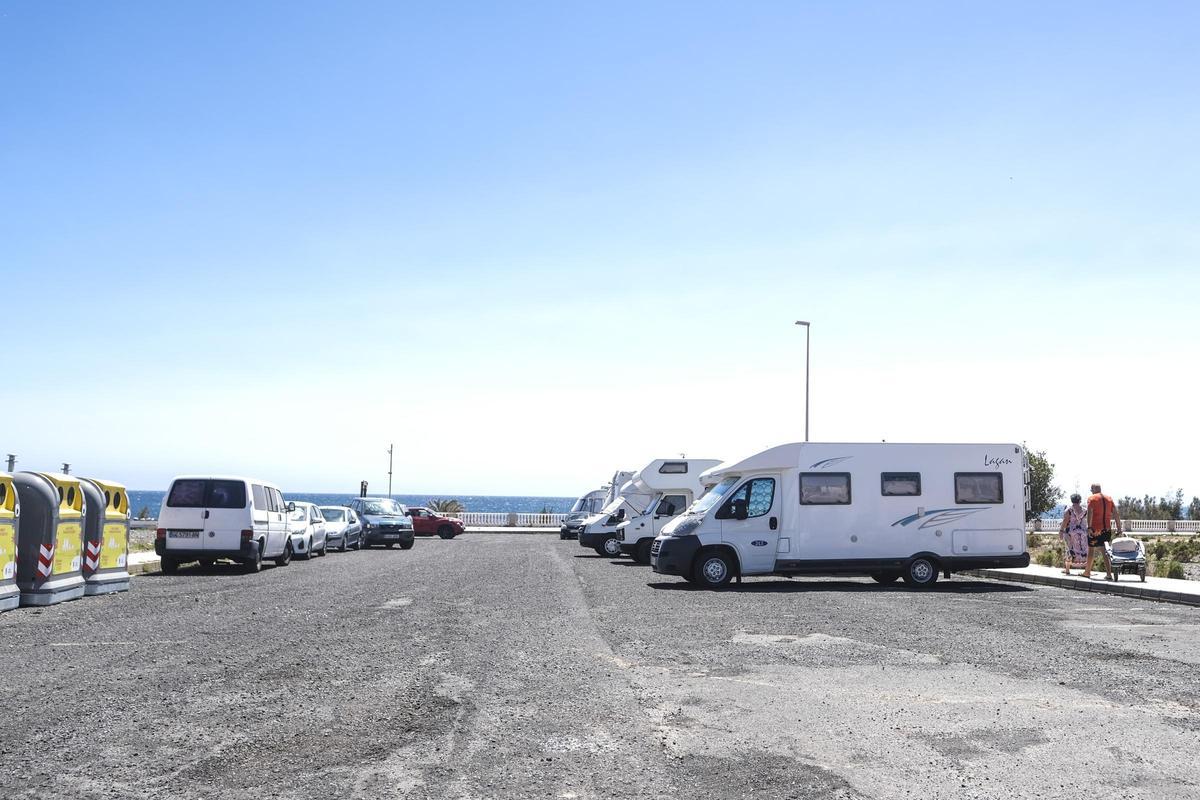 Caravanas en Castillo del Romeral.