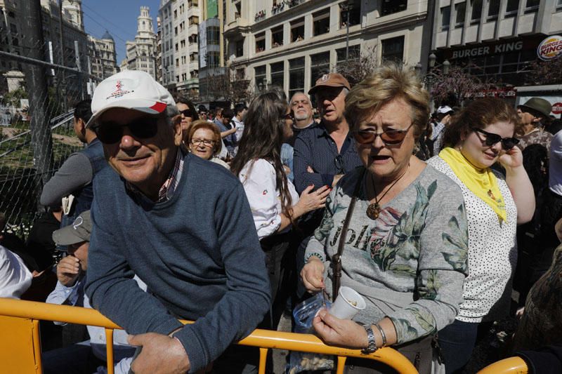 Búscate en la mascletà del 12 de marzo