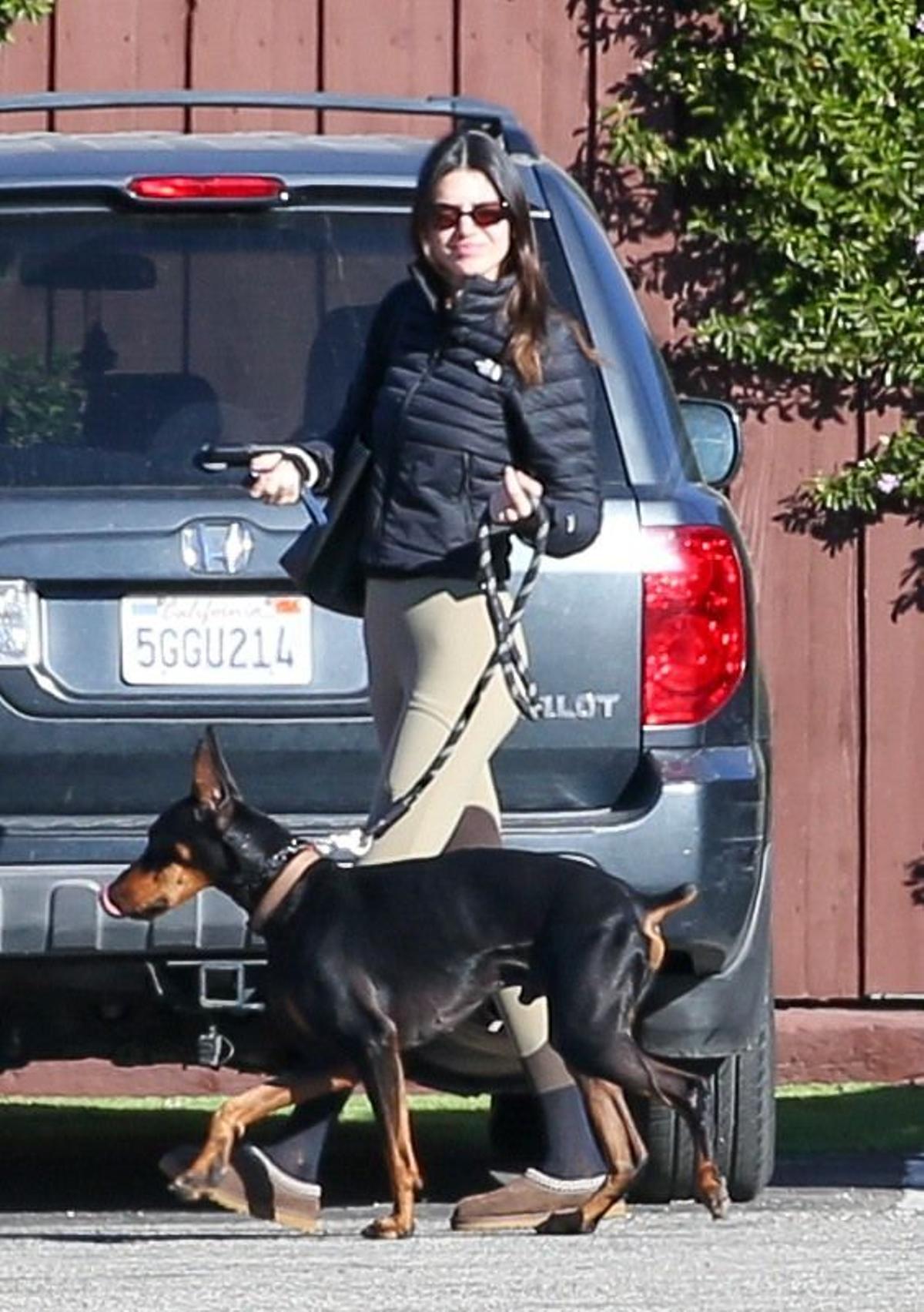 Kendall Jenner con su perro