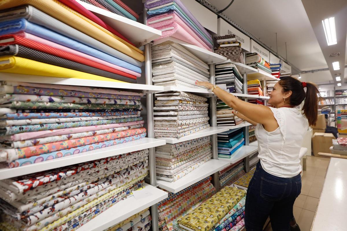Galería de imágenes de los comercios de cara al Black Friday en Ibiza