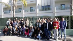 El equipo de Google en Málaga, delante del Centro de Ciberseguridad, situado en el paseo de la Farola.