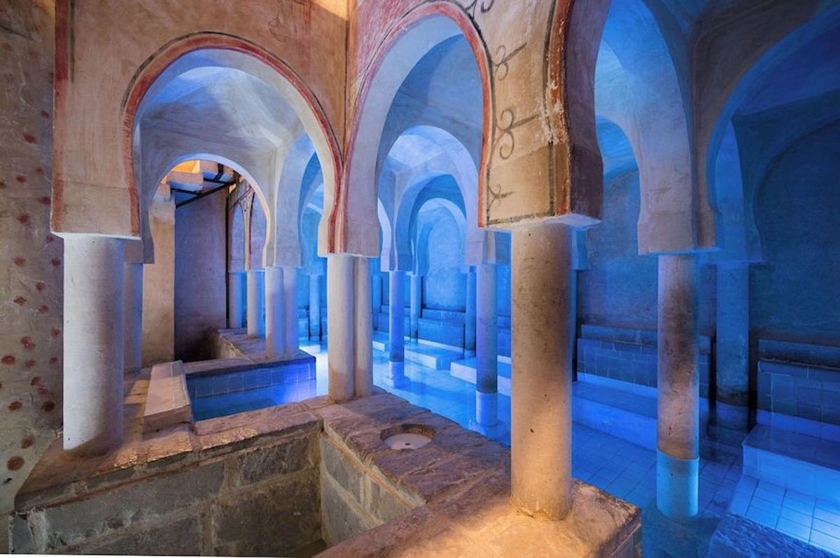 Imatge d’una piscina a la Universitat renaixentista restaurada per l’empresa Castilla Termal